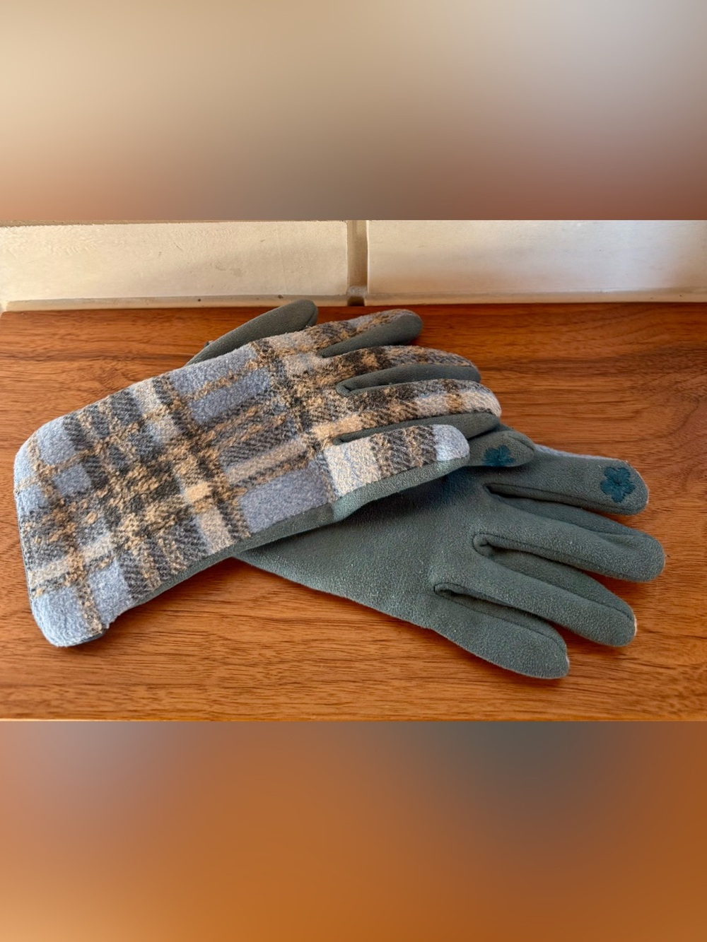Top It Off Sherry Gloves Women * One Size * Plaid Touchscreen * Oprah Fave 2023